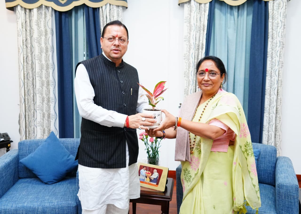 मुख्यमंत्री की उत्तराखण्ड विधानसभा अध्यक्ष श्रीमती ऋतु खंडूड़ी से शिष्टाचार भेंट हुई