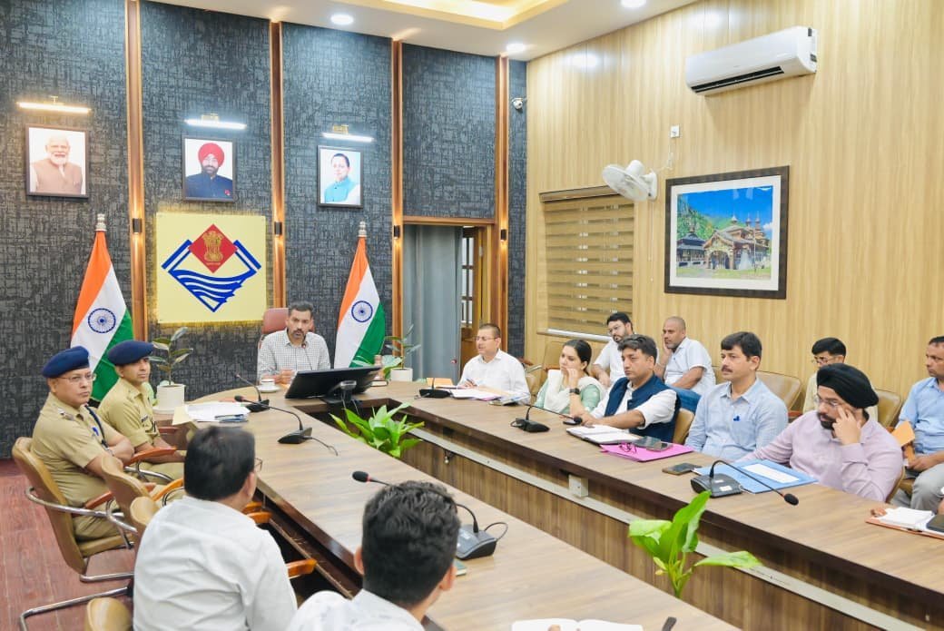 यातायात सुधार एवं पार्किंग व्यवस्था को लेकर डीएम सख्त, माइक्रो लेवल प्लान तैयार कर कार्यों में तेजी लाने के निर्देश