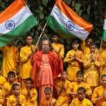 राष्ट्रीय ध्वज अंगीकरण दिवस पर परमार्थ निकेतन में लहराया तिंरगा