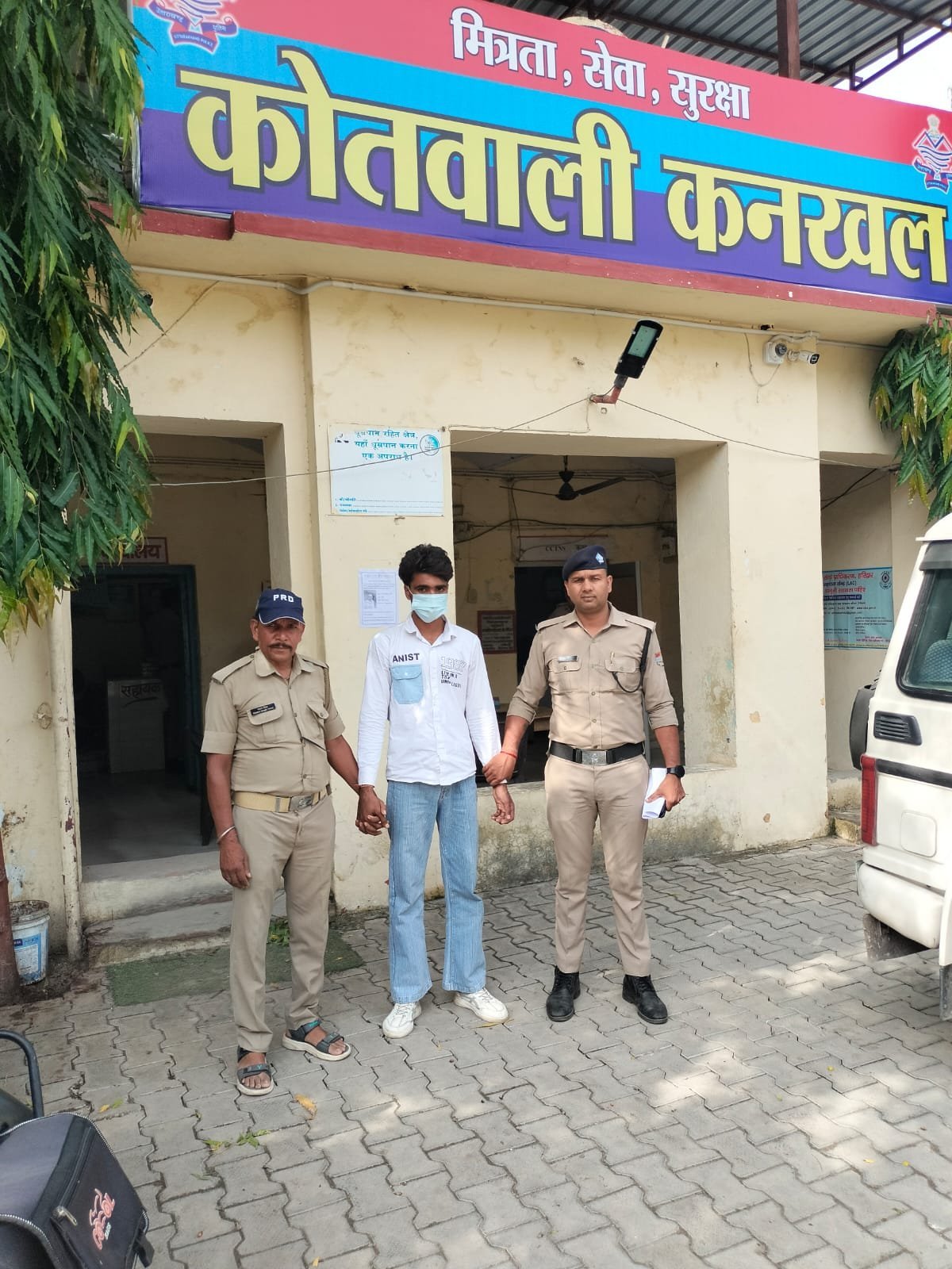 लूट मामले में आरोपी गिरफ्तार, व्यापारी की रैकी कर मार पिटाई करते हुये लूटी थी स्कूटी