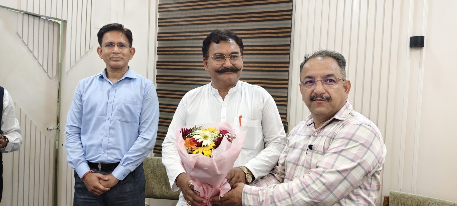 विकासखंड मुख्यालय भगवानपुर में जन जन की सरकार जन जन के द्वार सेवा पखवाड़ा शिविर के साथ तहसील दिवस का भी किया गया आयोजन