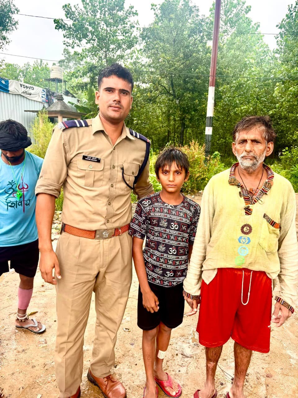 12 वर्षीय बालक अपने परिजनों से बिछडा