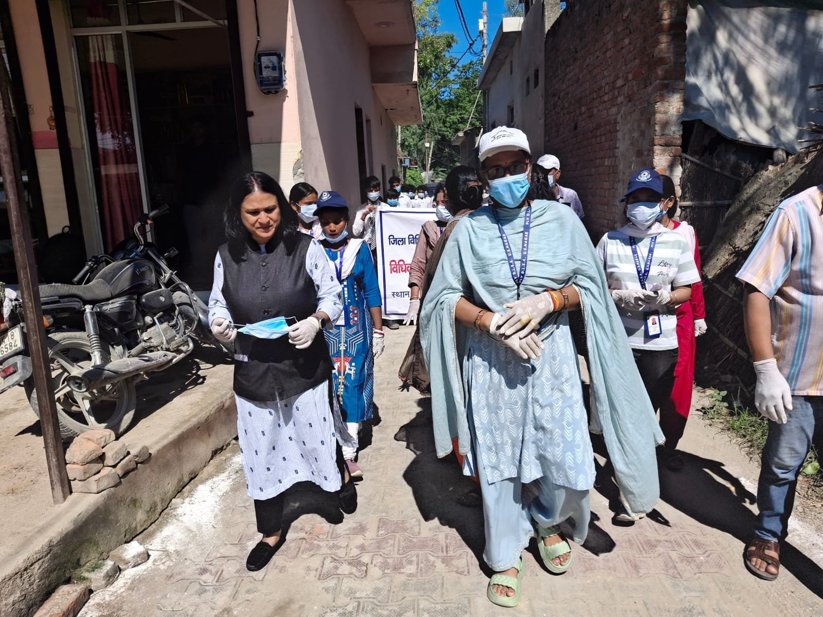 अंतरराष्ट्रीय युवा दिवस के उपलक्ष्य में गुलरभोज, गदरपुर में साइबर सुरक्षा जागरूकता कार्यक्रम एवं सिंचाई विभाग के सहयोग से स्वच्छता जागरूकता कार्यक्रम का आयोजन