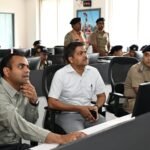 कांवड़ यात्रा की व्यवस्थाओं का जायजा लेने सीसीआर कंट्रोल रूम पहुंचे जिलाधिकारी