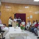 कैंप कार्यालय में मुख्यमंत्री ने किया थारू जनजाति से संवाद