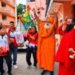 खेल मंत्री रेखा आर्य ने हरकी पैड़ी से उठाई कांवड़, 22 किलोमीटर दूरी तय करने के लिए ऋषिकेश हुई रवाना