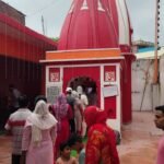 जनपद के शिव मंदिरों में लगी भारी भीड़ ,पुलिस द्वारा जलाभिषेक करने वाले शिव भक्तों को सकुशल किया जा रहा है उनके गंतव्य के लिए रवाना