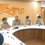 पुलिस मुख्यालय से आईजी एसटीएफ निलेश आनंद भरणे एवं डीआईजी लॉ एंड ऑर्डर धीरेंद्र सिंह गुंज्याल पहुंचे हरिद्वार