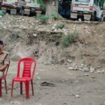 प्रातः कालीन हर की पीढ़ी क्षेत्र में पुलिस टीम सुरक्षा व्यवस्था मैं मुस्तैद ,शिव भक्तों को उनके गंतव्य के लिए प्रस्थान करवाते हुए