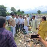 बाढ़ प्रभावित क्षेत्रों का मंत्री और विधायक ने किया स्थलीय निरीक्षण, अधिकारियों को त्वरित कार्रवाई के निर्देश