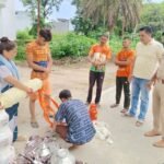 भोले का जल खंडित होने पर पुलिस द्वारा तत्काल मौके पर शांति व्यवस्था बनाते हुए भोले को हर की पैड़ी से जल उपलब्ध कराकर किया गंतव्य के लिए रवाना