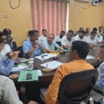 मंडलायुक्त की अध्यक्षता में जिला सभागार में राजनैतिक दलों के साथ मतदाता सूची के विशेष गहन पुनरीक्षण(एस आई आर) की समीक्षा बैठक आयोजित हुई