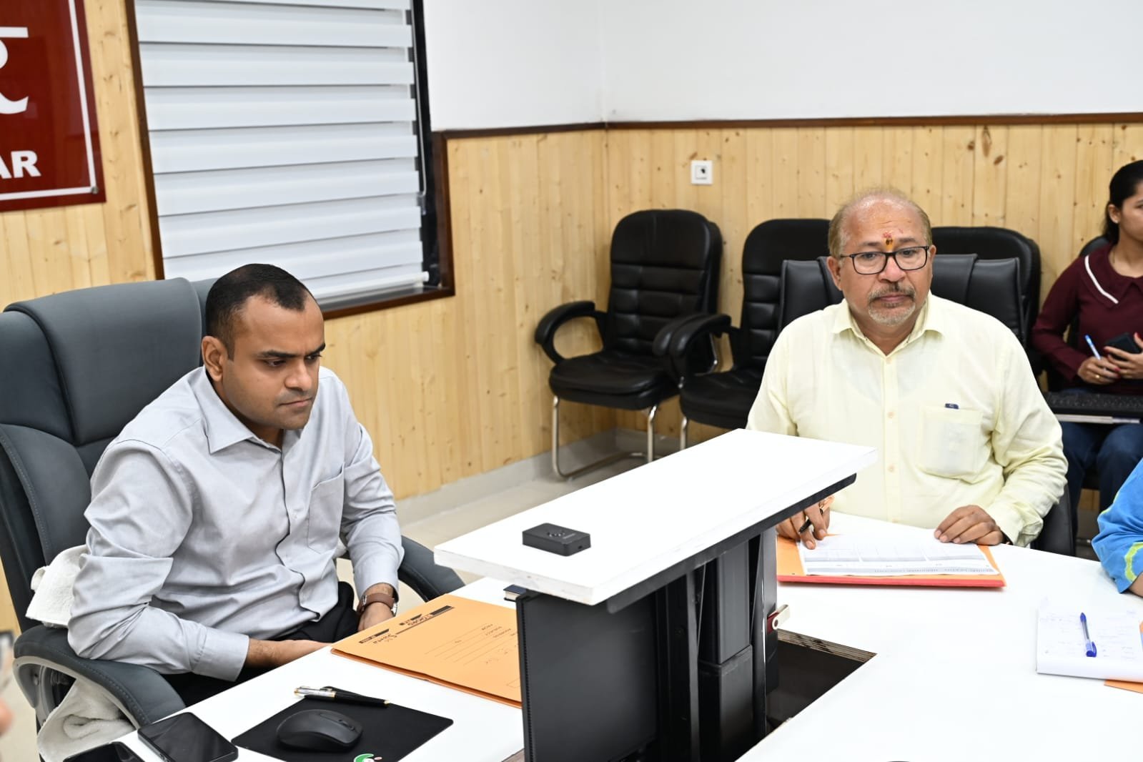 मातृ मृत्यु रोकथाम को लेकर जिलाधिकारी की अध्यक्षता में समीक्षा बैठक, अधिकारियों को दिए आवश्यक निर्देश