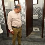 मुख्य विकास अधिकारी ने किया विकास भवन स्थित शौचालयों की साफ-सफाई व्यवस्थाओं का निरीक्षण