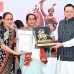 मुख्यमंत्री ने तीलू रौतेली एवं आंगनबाड़ी कार्यकत्री पुरस्कार से मातृशक्ति को किया सम्मानित
