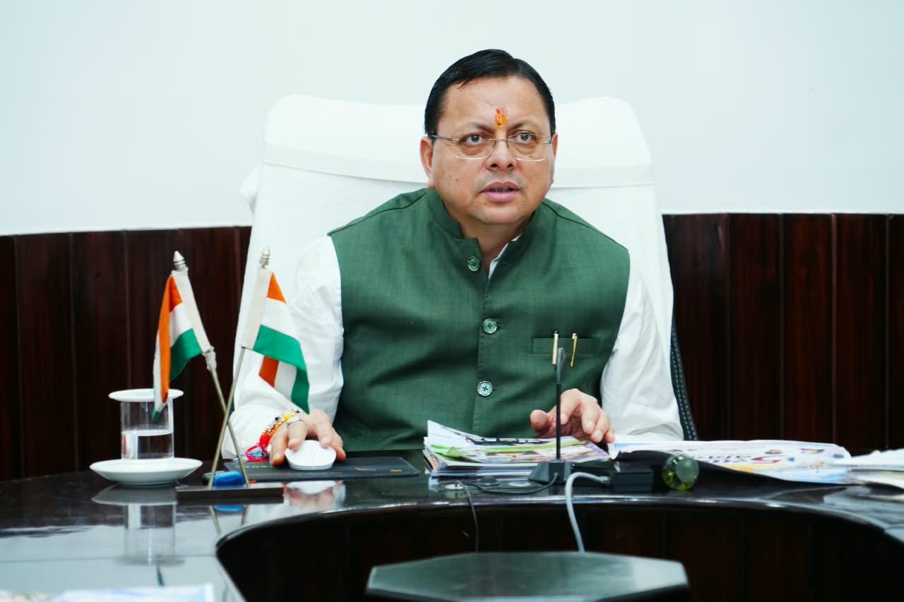मुख्यमंत्री ने पांच वर्षों की उपलब्धियों पर आधारित विशेष एल्बम गीत का किया विमोचन