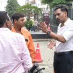 सीमाद्वार में जलभराव पर डीएम सख्त, नगर निगम को 24 घंटे में सफाई और डिवाटरिंग के निर्देश
