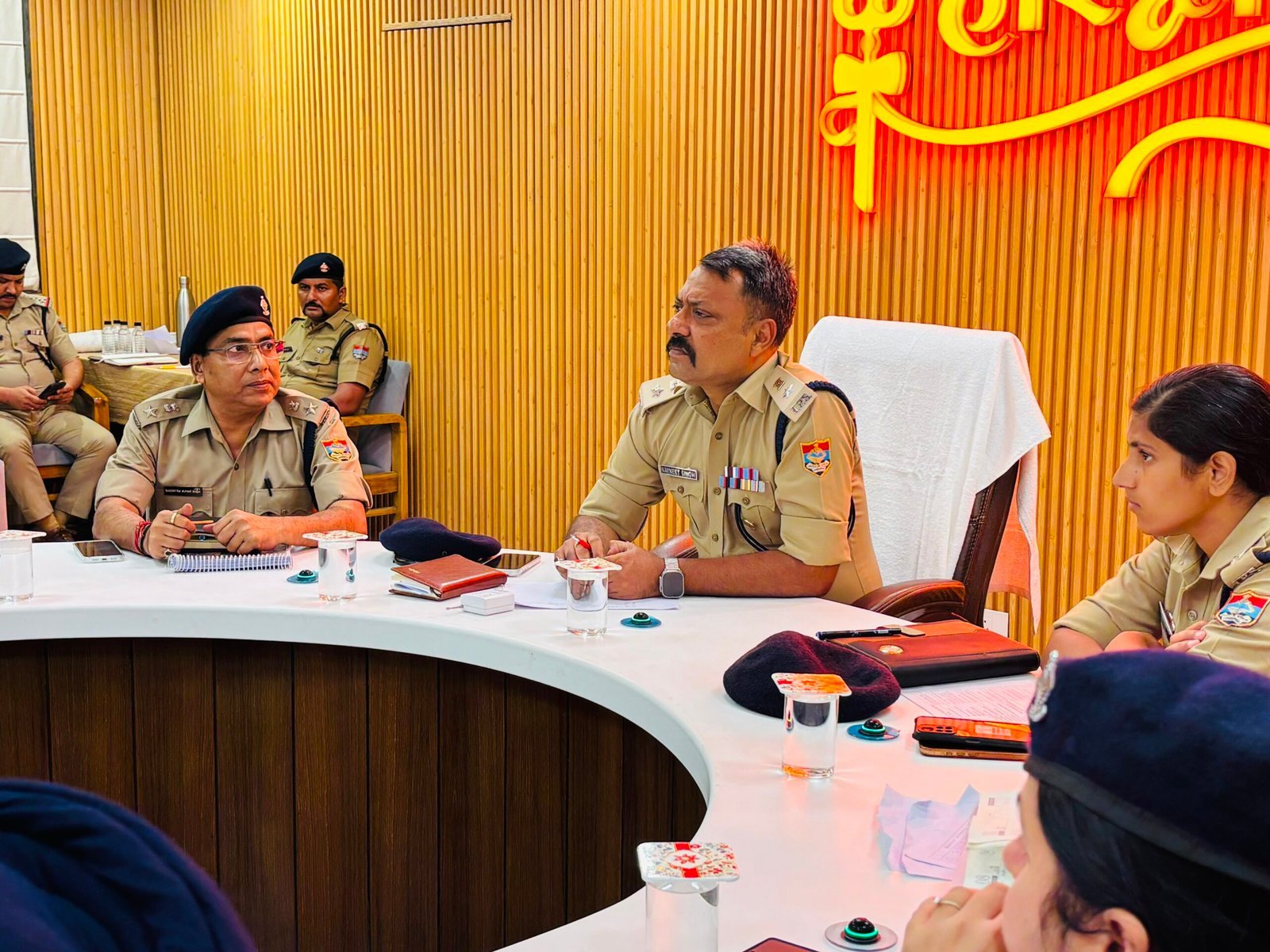 सीसीआर स्थित कॉन्फ्रेंस हॉल में एसएसपी नवनीत सिंह की अध्यक्षता में कांवड़ यात्रा 2026 की समीक्षा गोष्ठी आयोजित