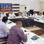 जनपद में विशेष गहन पुनरीक्षण कार्य के सफल क्रियान्वयन हेतु मुख्य विकास अधिकारी की अध्यक्षता में राजनीतिक दलों के प्रतिनिधियों के साथ बैठक आयोजित की गई