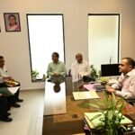 अस्पतालों में मरीजों और तीमारदारों की सुविधाएं बढ़ाने के निर्देश