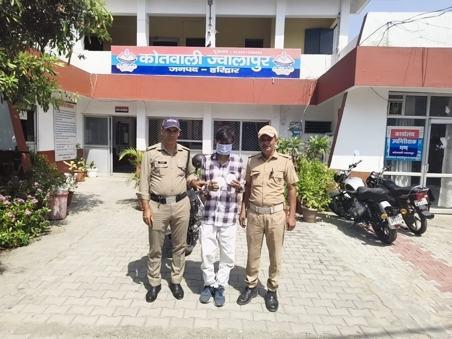 ऑपरेशन प्रहार”अभियान’के तहत नशा बेचने वालों पर प्रहार
