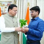 फ्लाइंग कार बनाने वाले रवि टमटा से मिले सीएम धामी, स्टार्टअप को सरकारी मदद के निर्देश