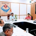 मुख्य सचिव ने जिलाधिकारियों के साथ वीडियो कॉन्फ्रेंसिंग के माध्यम से की समीक्षा बैठक