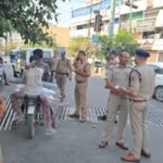 वाहनों पर लगी नाम पट्टिकाओं के विरुद्ध ज्वालापुर पुलिस की कार्रवाई