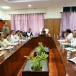 सफाई कर्मचारियों के अधिकारों एवं कल्याणकारी योजनाओं के प्रभावी क्रियान्वयन को लेकर आयोग के अध्यक्ष ने की समीक्षा बैठक
