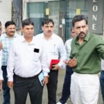 सीएम हेल्पलाइन की फोर्स क्लोज शिकायत की डीएम ने मौके पर पहुंचकर जांची हकीकत