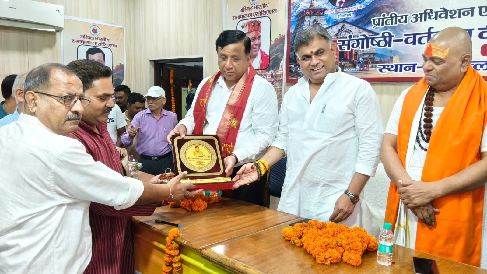 हरिद्वार में संपादकों का महाकुंभ: प्रिंट मीडिया आज भी सबसे विश्वसनीय : महामंडलेश्वर करौली शंकर महाराज